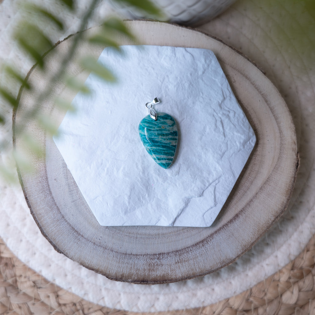 Pendentifs Amazonite – Pierre naturelle apaisante et expression de soi
