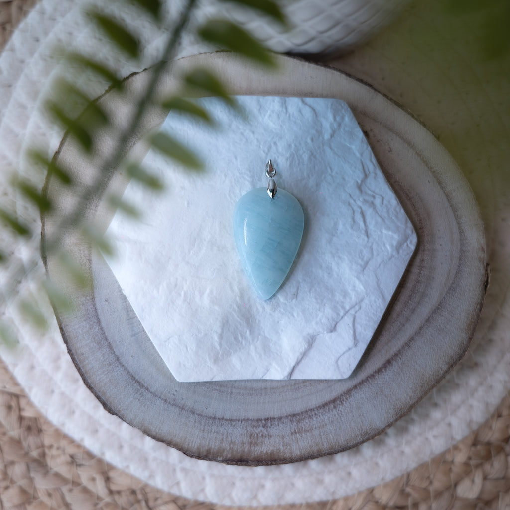 Pendentif Aragonite Bleue – Pierre naturelle apaisement et équilibre émotionnel