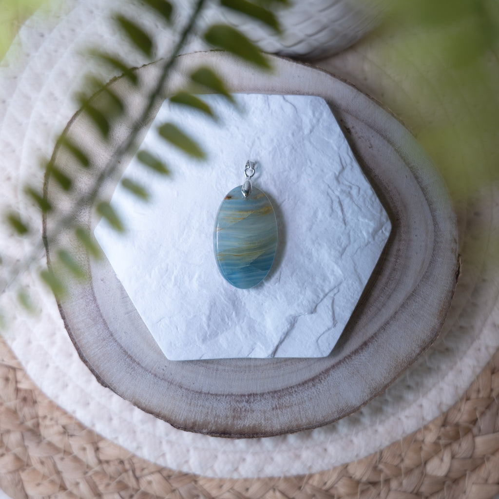 Pendentif Calcite Caraïbe – Pierre naturelle apaisement et sérénité