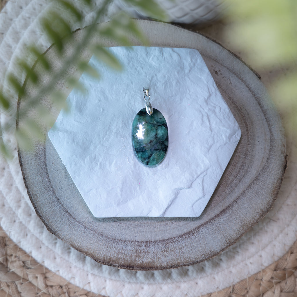 Pendentif Émeraude – Pierre naturelle amour et harmonie