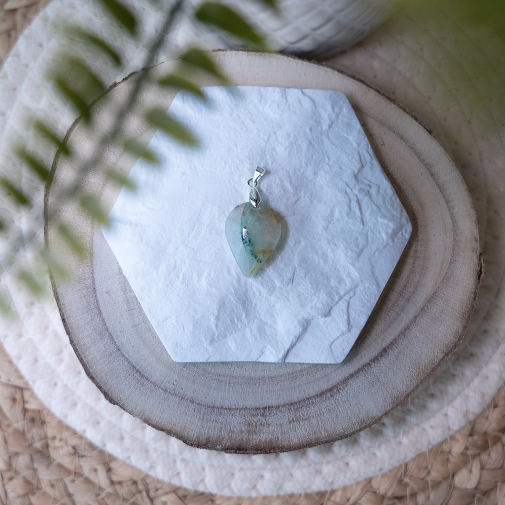 Pendentif Quantum Quattro – Pierre naturelle équilibre et transformation