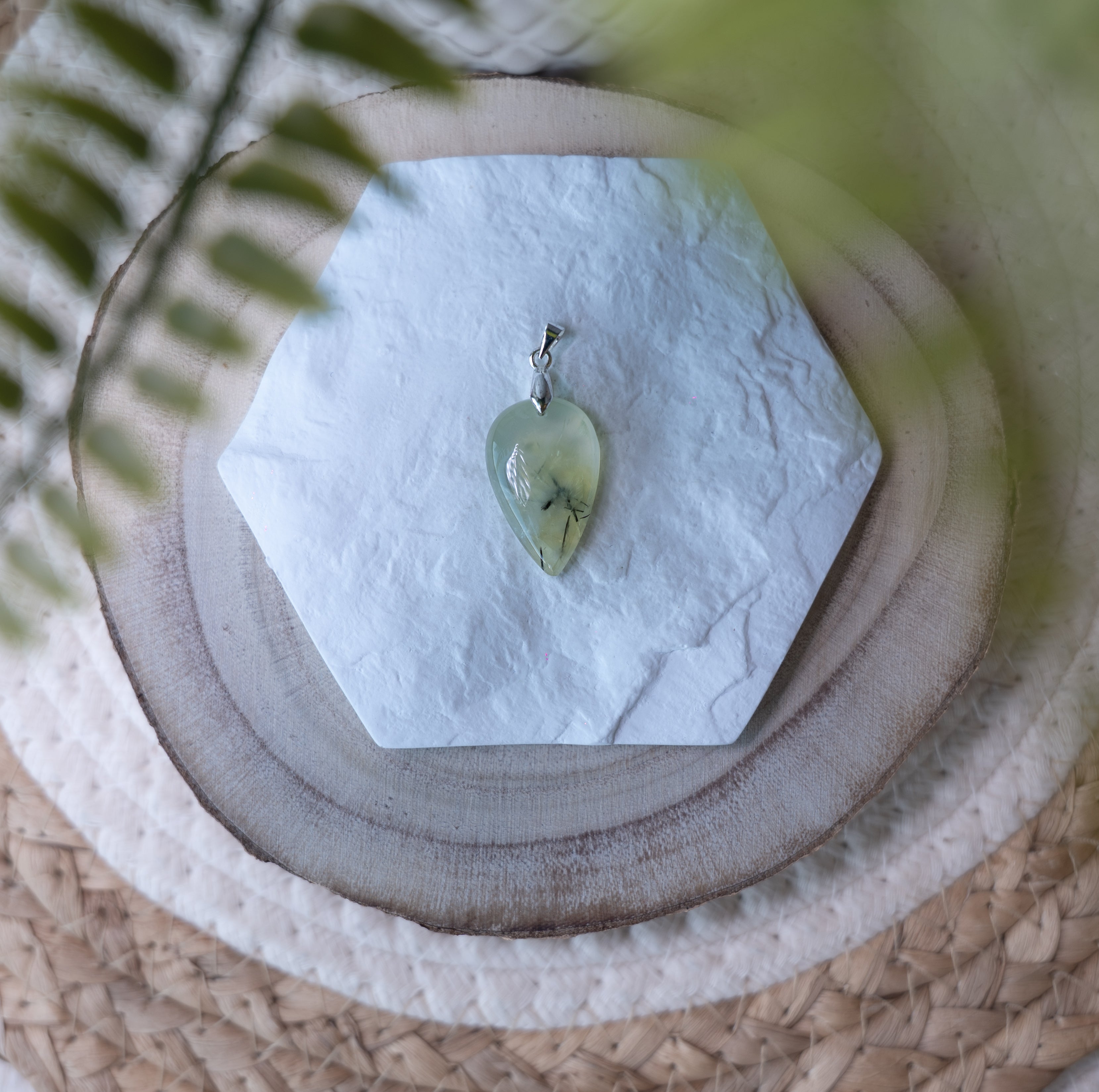 Pendentifs Préhnite – Pierre naturelle apaisante et harmonie émotionnelle