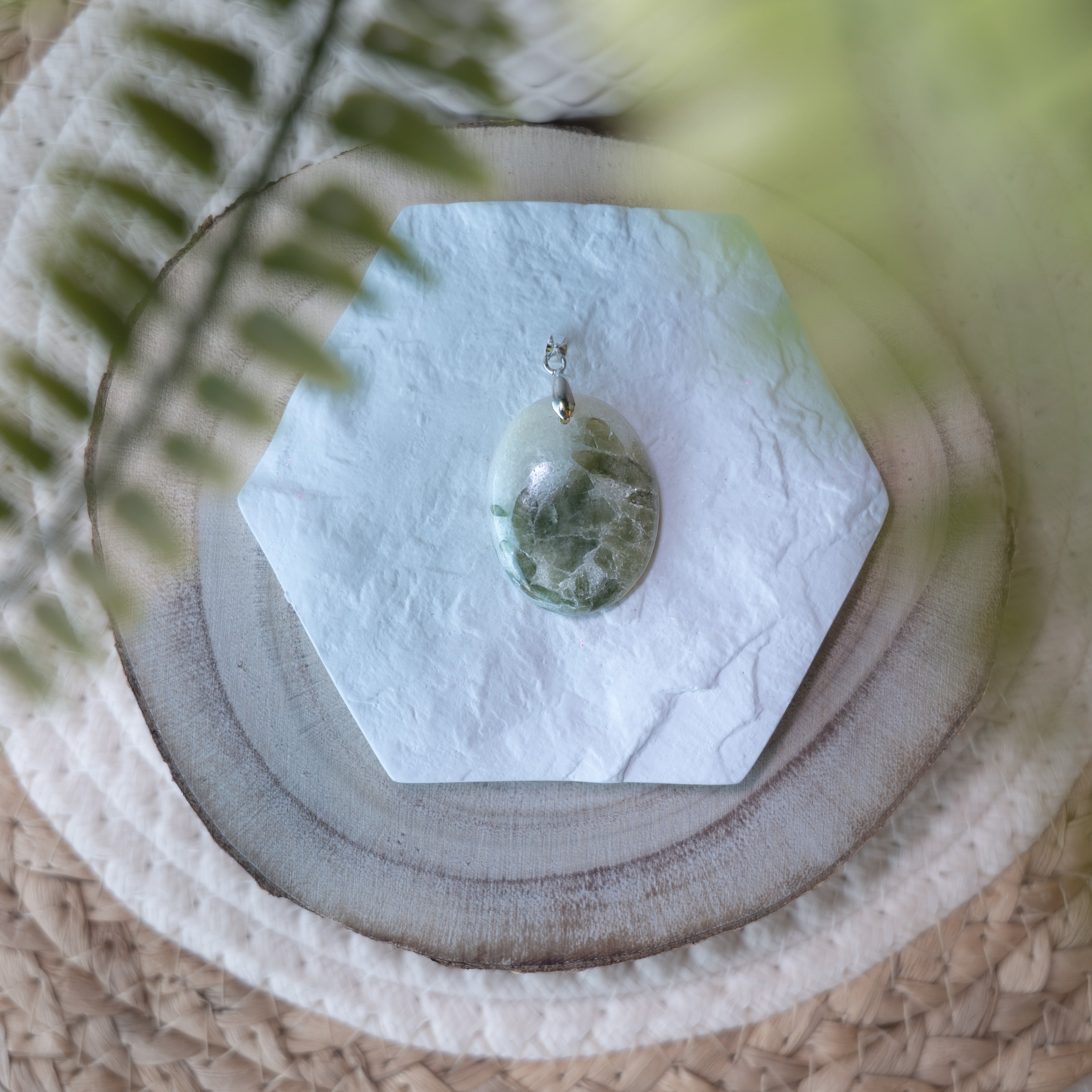 Pendentifs Quartz Tourmaline Verte – Pierre naturelle équilibre et protection