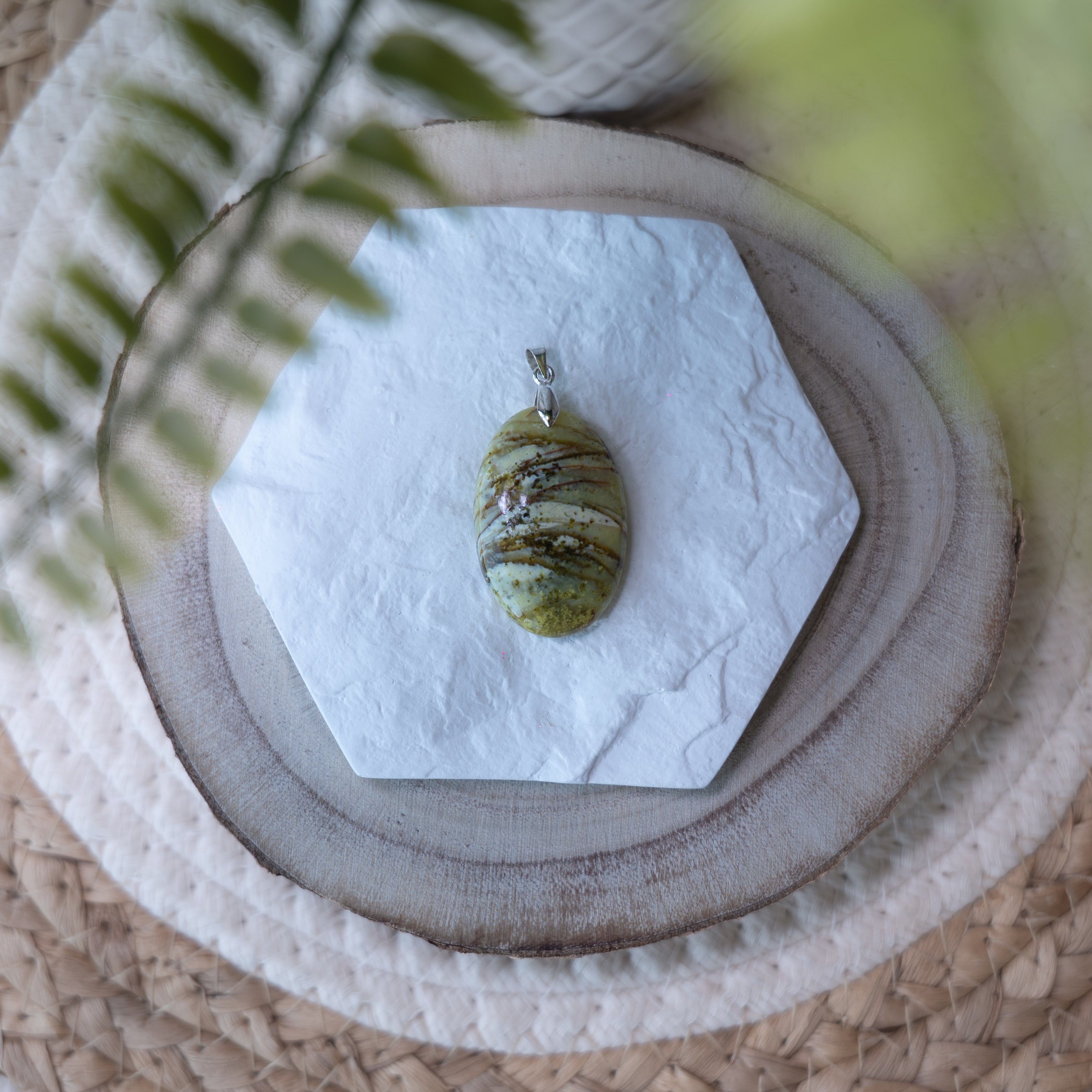 Pendentif Opale Verte – Pierre naturelle renouveau et apaisement