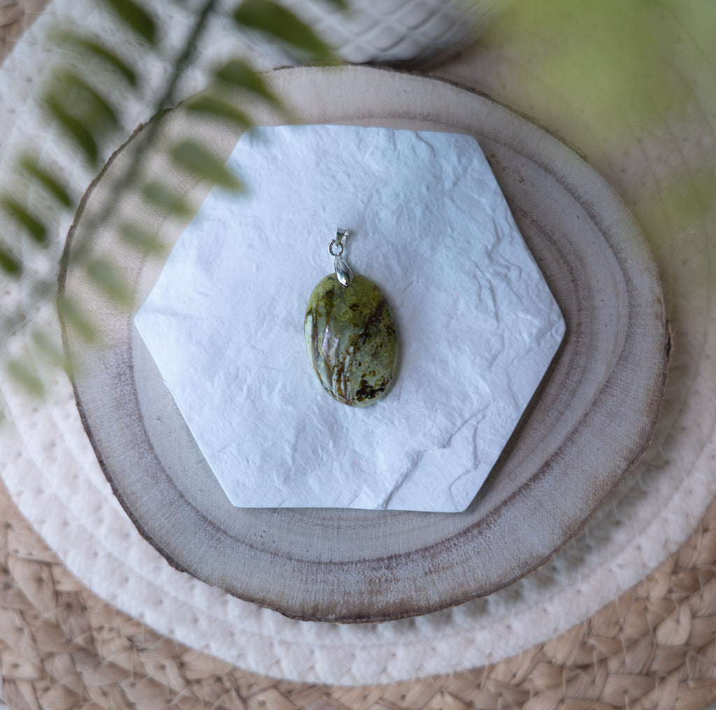 Pendentif Opale Verte – Pierre naturelle renouveau et apaisement