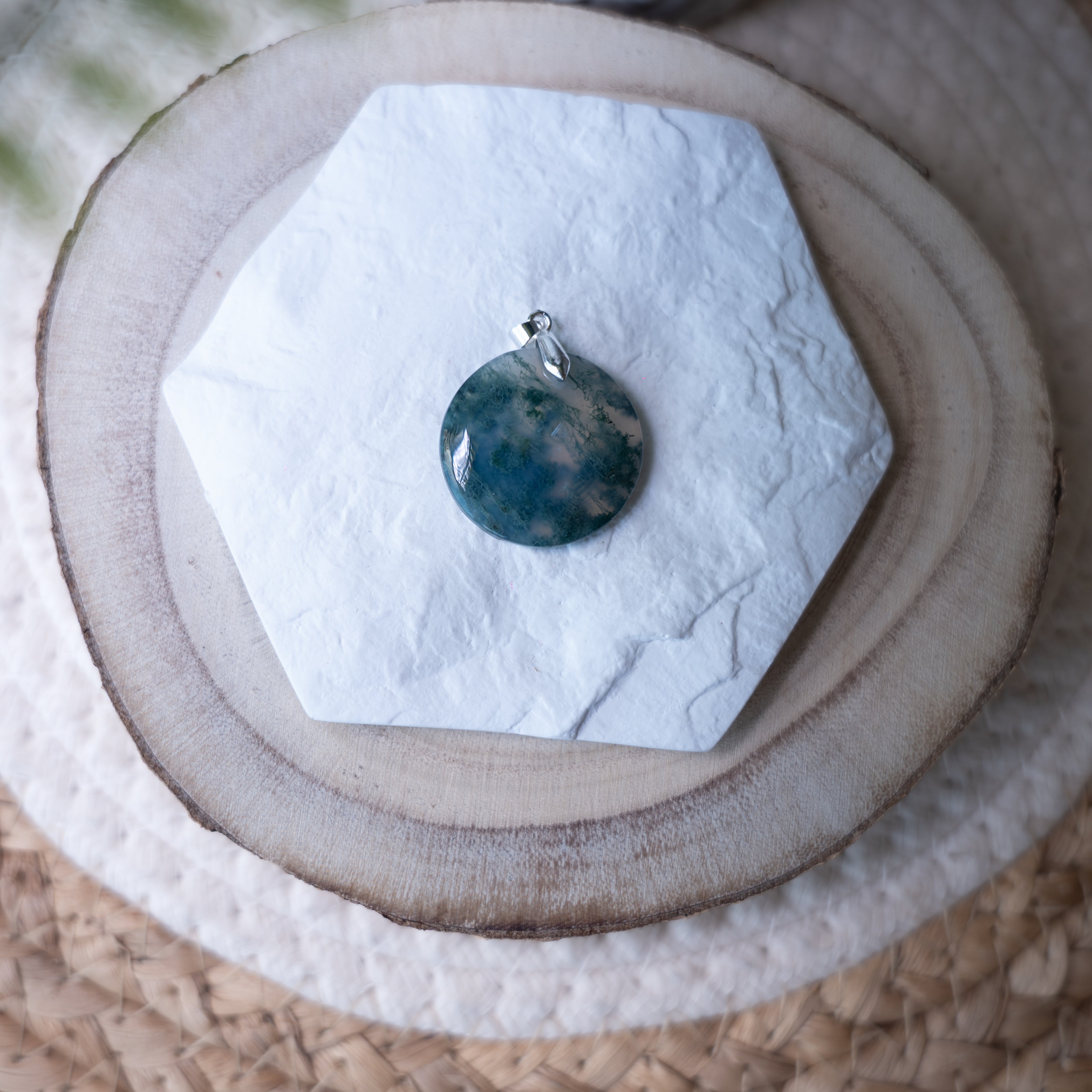 Pendentif Agate Mousse – Pierre naturelle croissance et équilibre