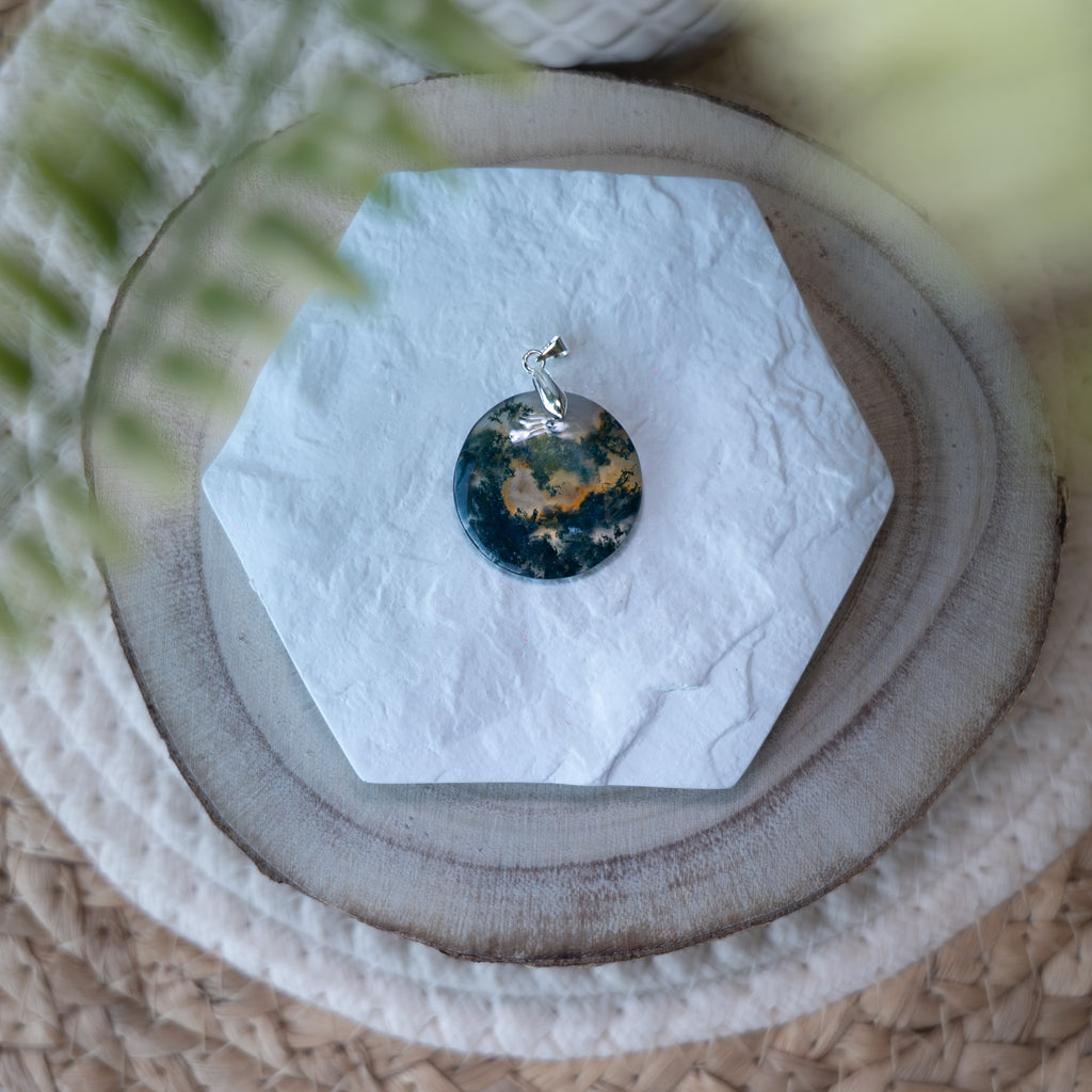 Pendentif Agate Mousse – Pierre naturelle croissance et équilibre