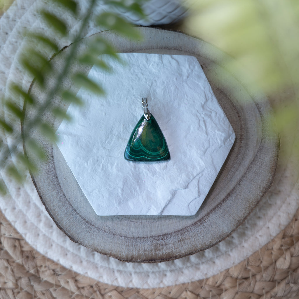 Pendentifs Malachite – Pierre naturelle protection et transformation