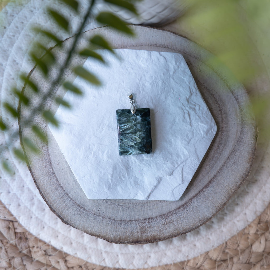 Pendentifs Séraphinite – Pierre naturelle apaisement et élévation spirituelle