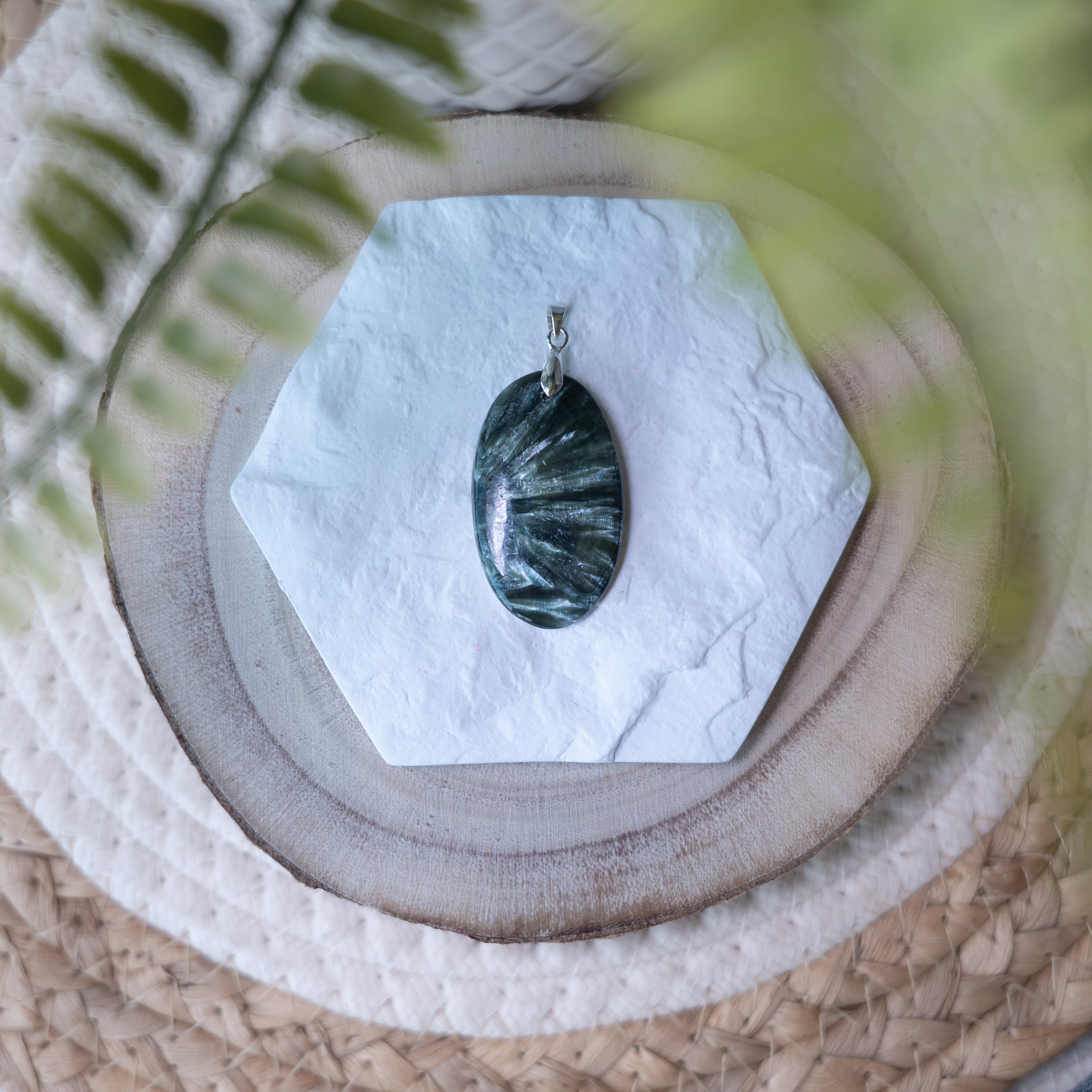 Pendentifs Séraphinite – Pierre naturelle apaisement et élévation spirituelle