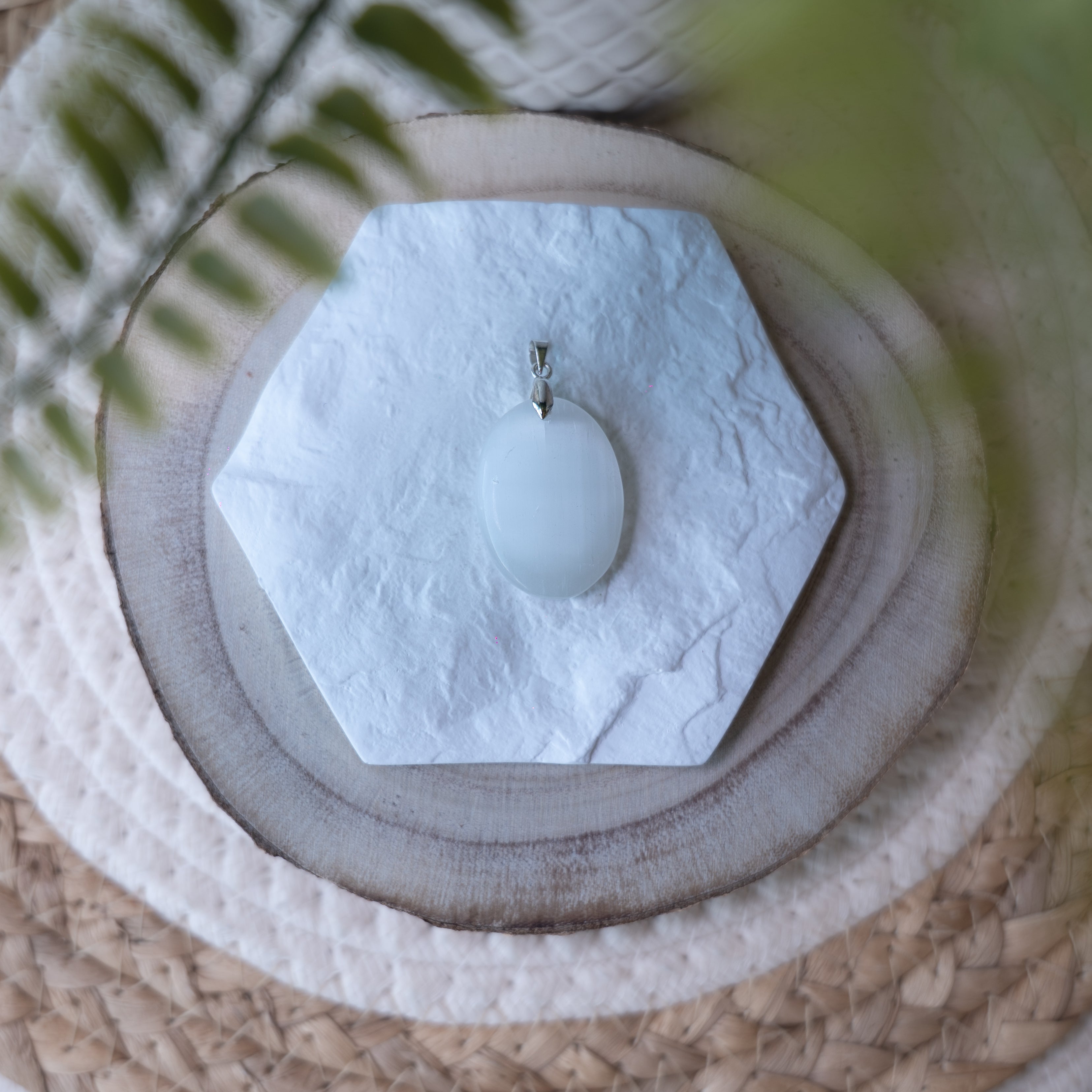 Pendentifs Sélénite – Pierre naturelle purification et apaisement