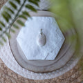Pendentif Natrolite – Pierre naturelle clarté mentale et sérénité