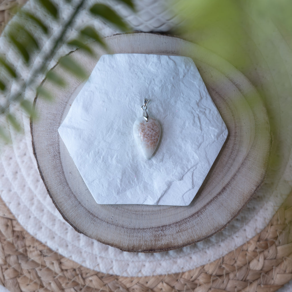 Pendentif Natrolite – Pierre naturelle clarté mentale et sérénité