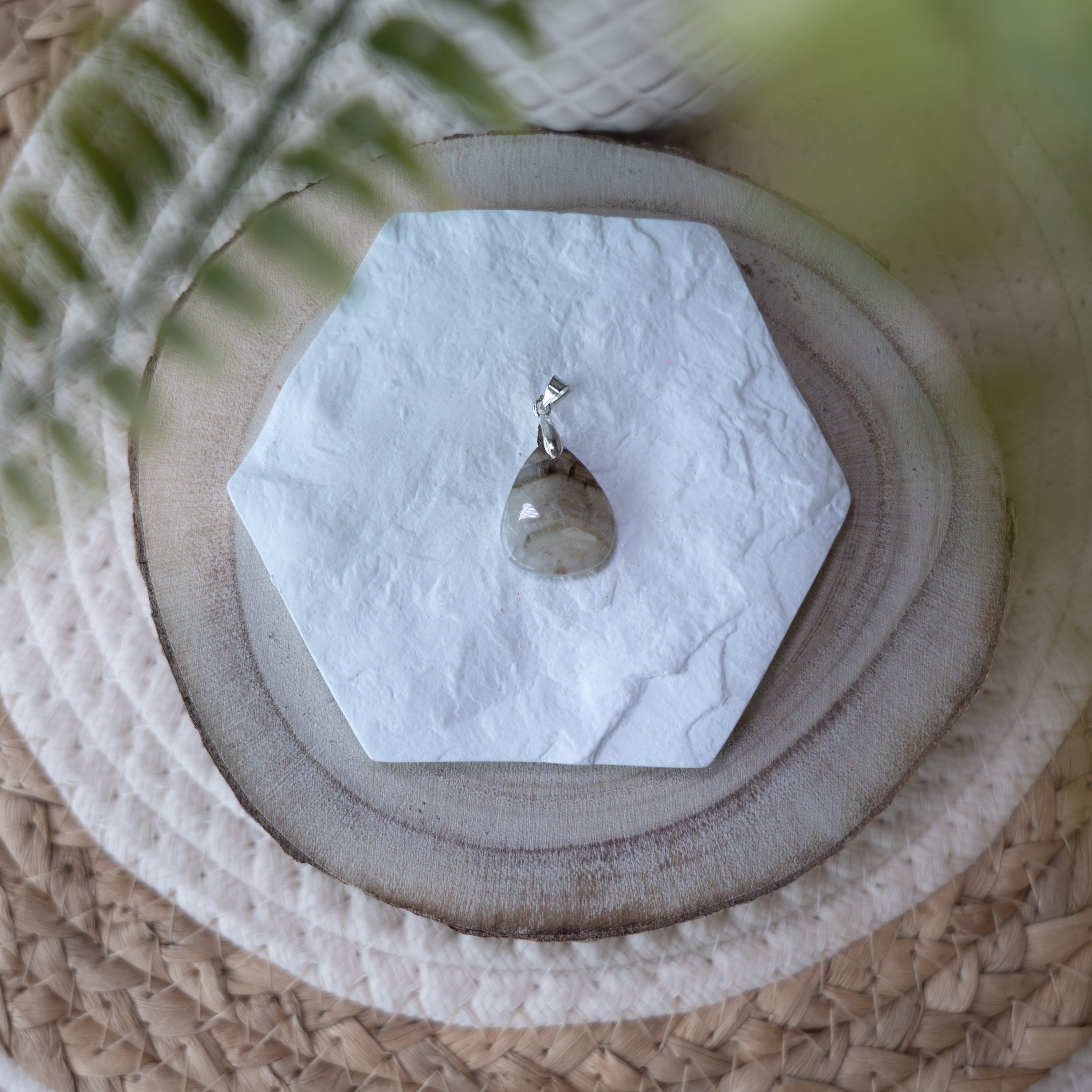 Pendentifs Quartz Fumé – Pierre naturelle ancrage et protection
