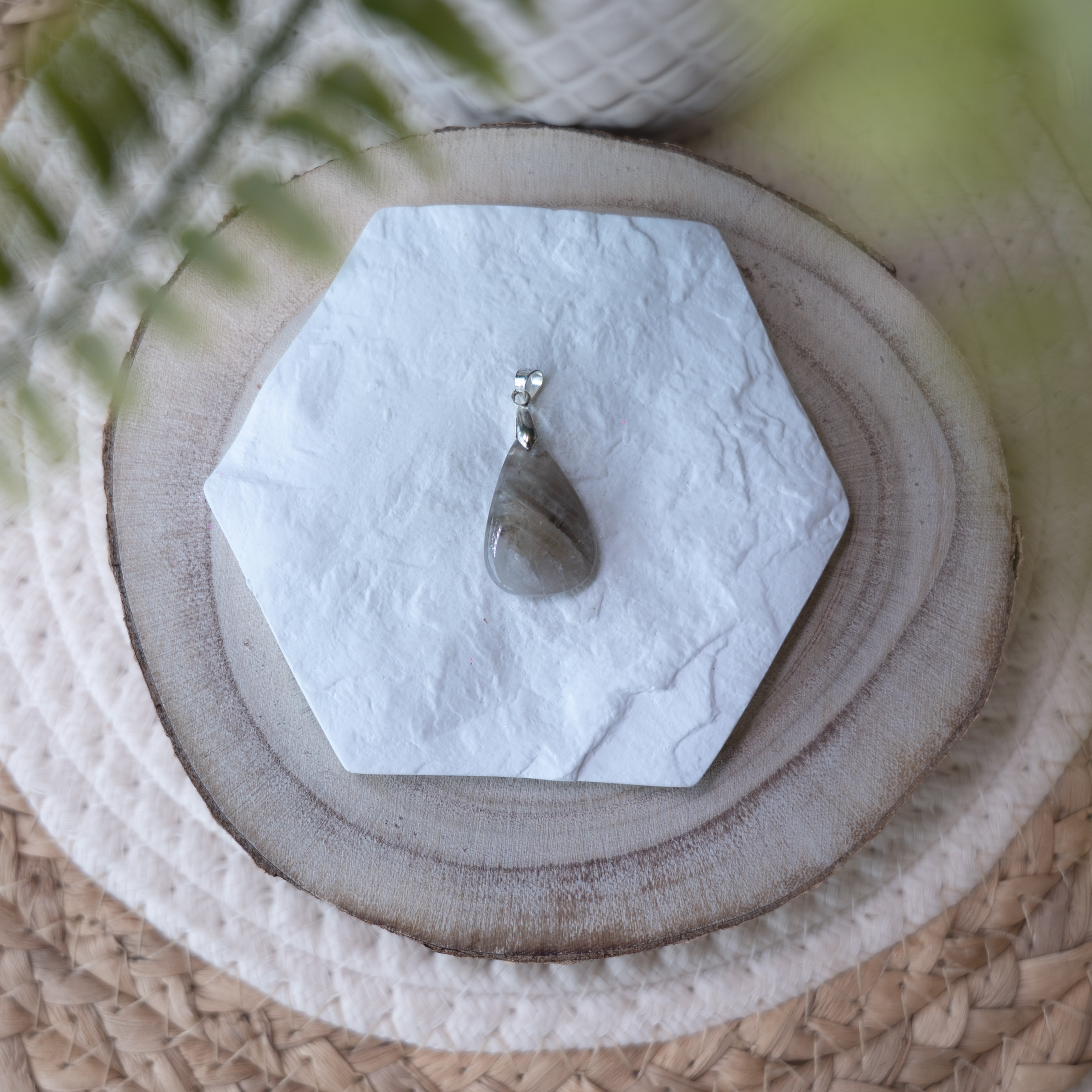 Pendentifs Quartz Fumé – Pierre naturelle ancrage et protection