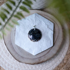 Pendentif Agate Noire Orbiculaire – Pierre naturelle protection et équilibre