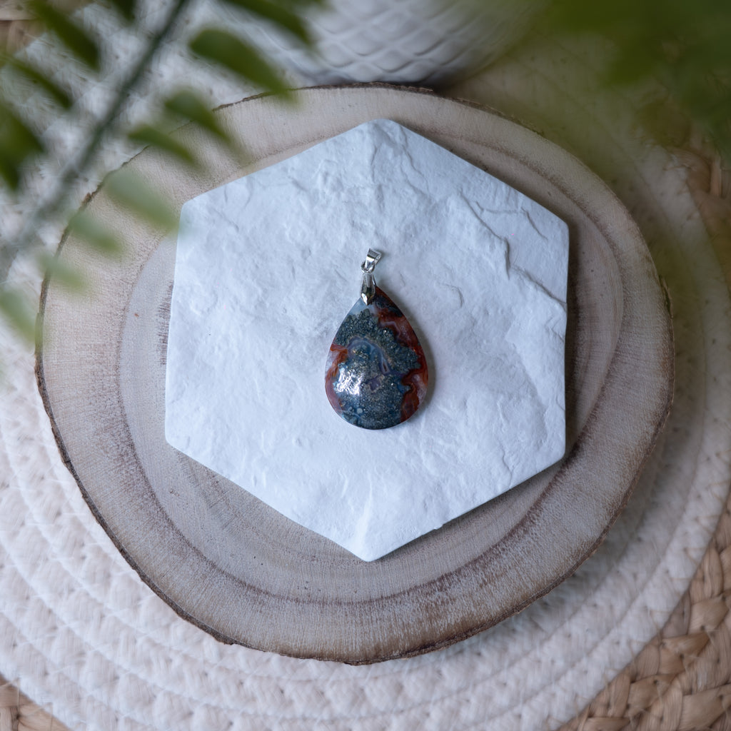 Pendentif Agate à Marcassite d’Indonésie – Pierre naturelle protection et élégance