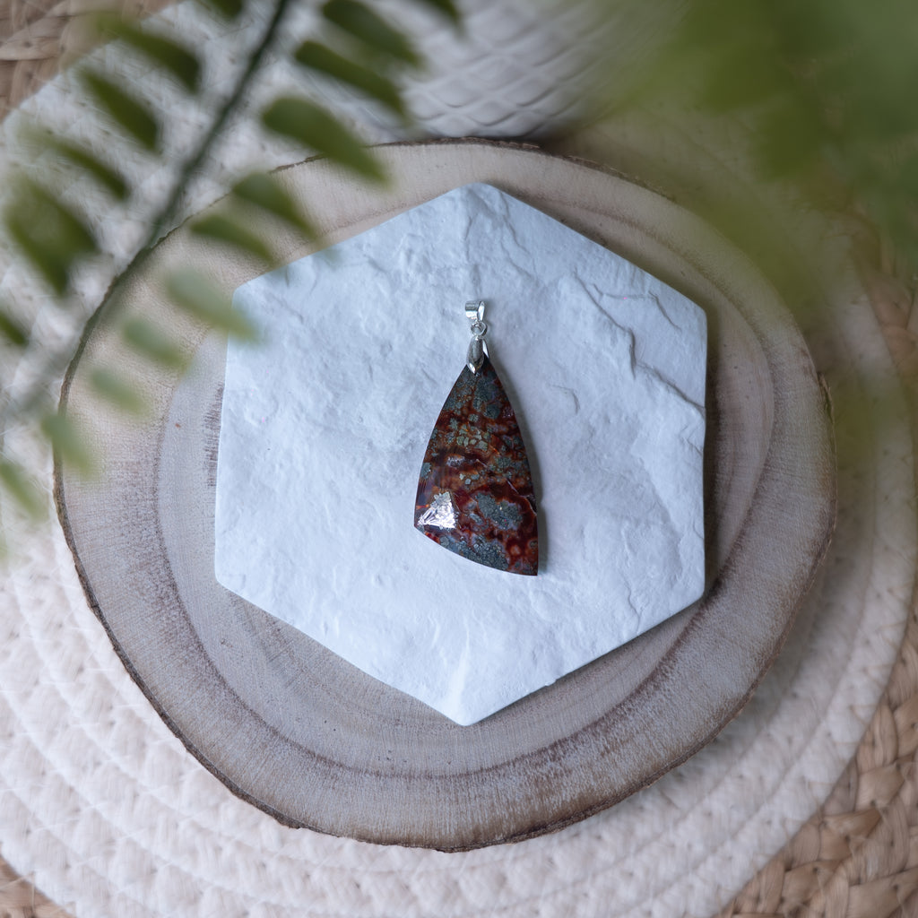 Pendentif Agate à Marcassite d’Indonésie – Pierre naturelle protection et élégance