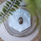 Pendentif Saphir Doré – Pierre naturelle prospérité et confiance