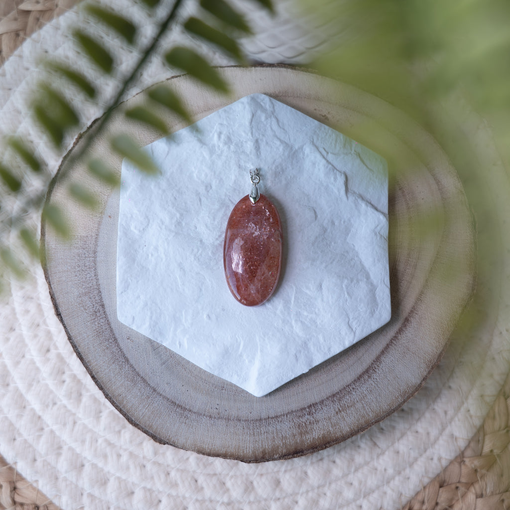 Pendentifs Pierre de Soleil – Pierre naturelle énergie et confiance en soi