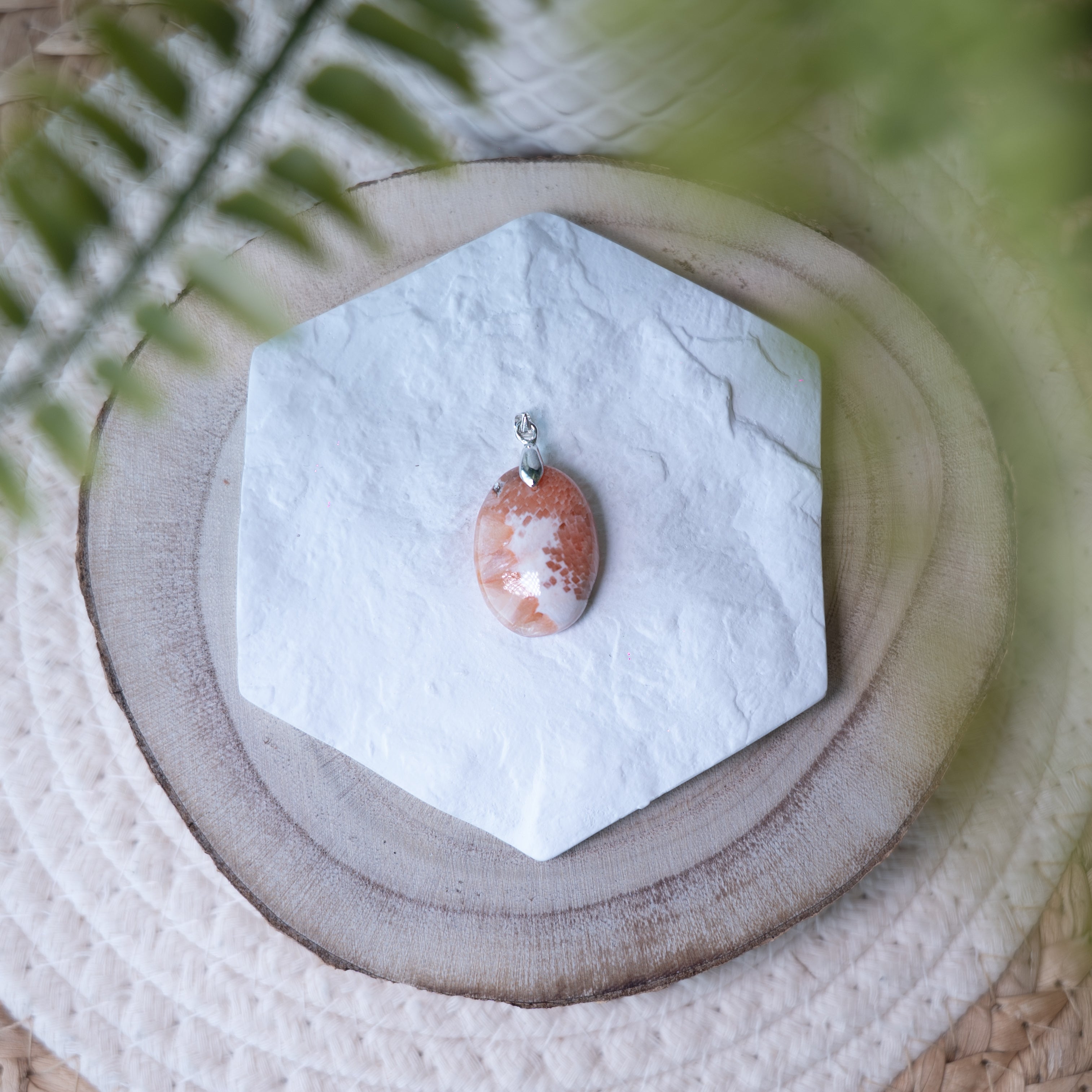 SCOLECITE ROSE