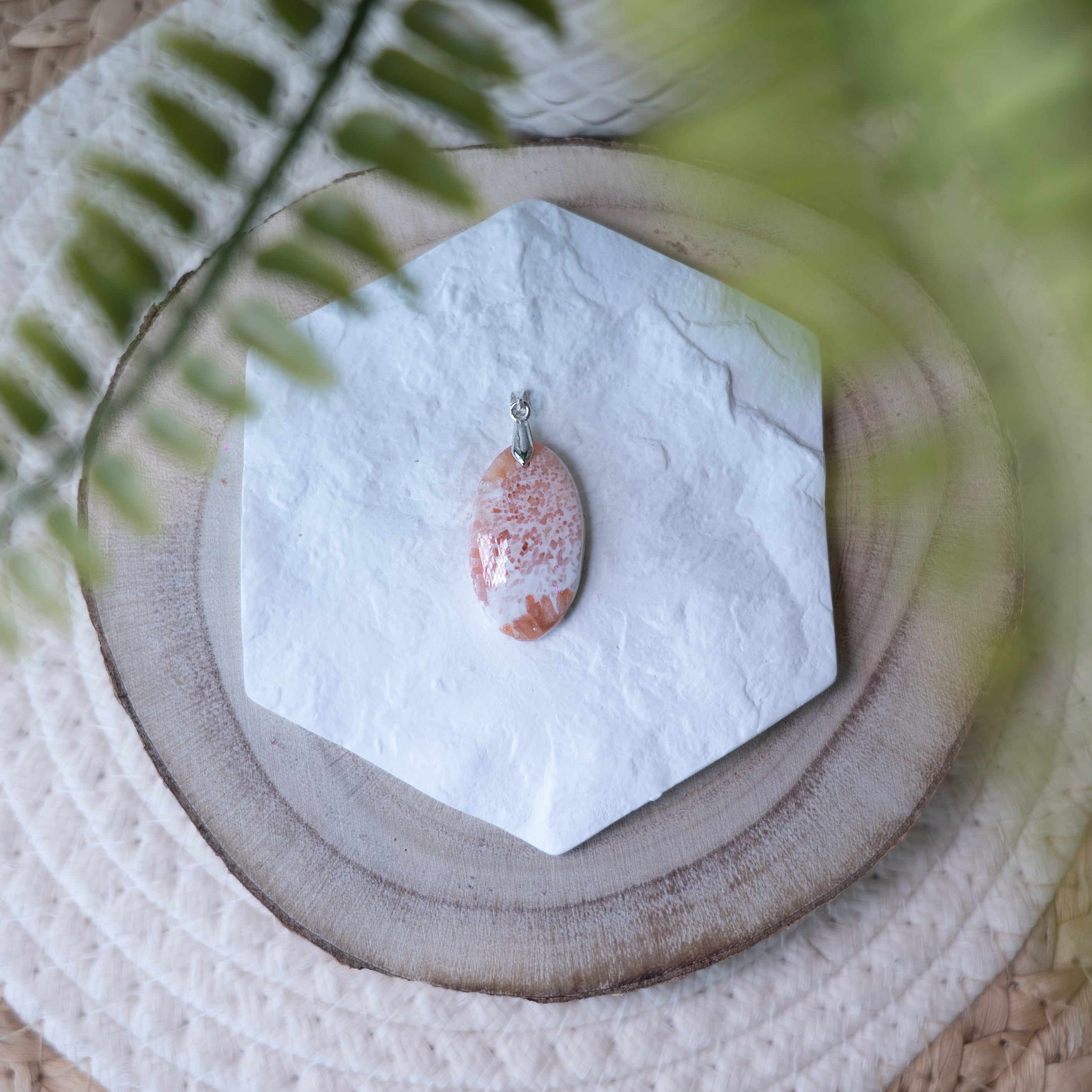SCOLECITE ROSE