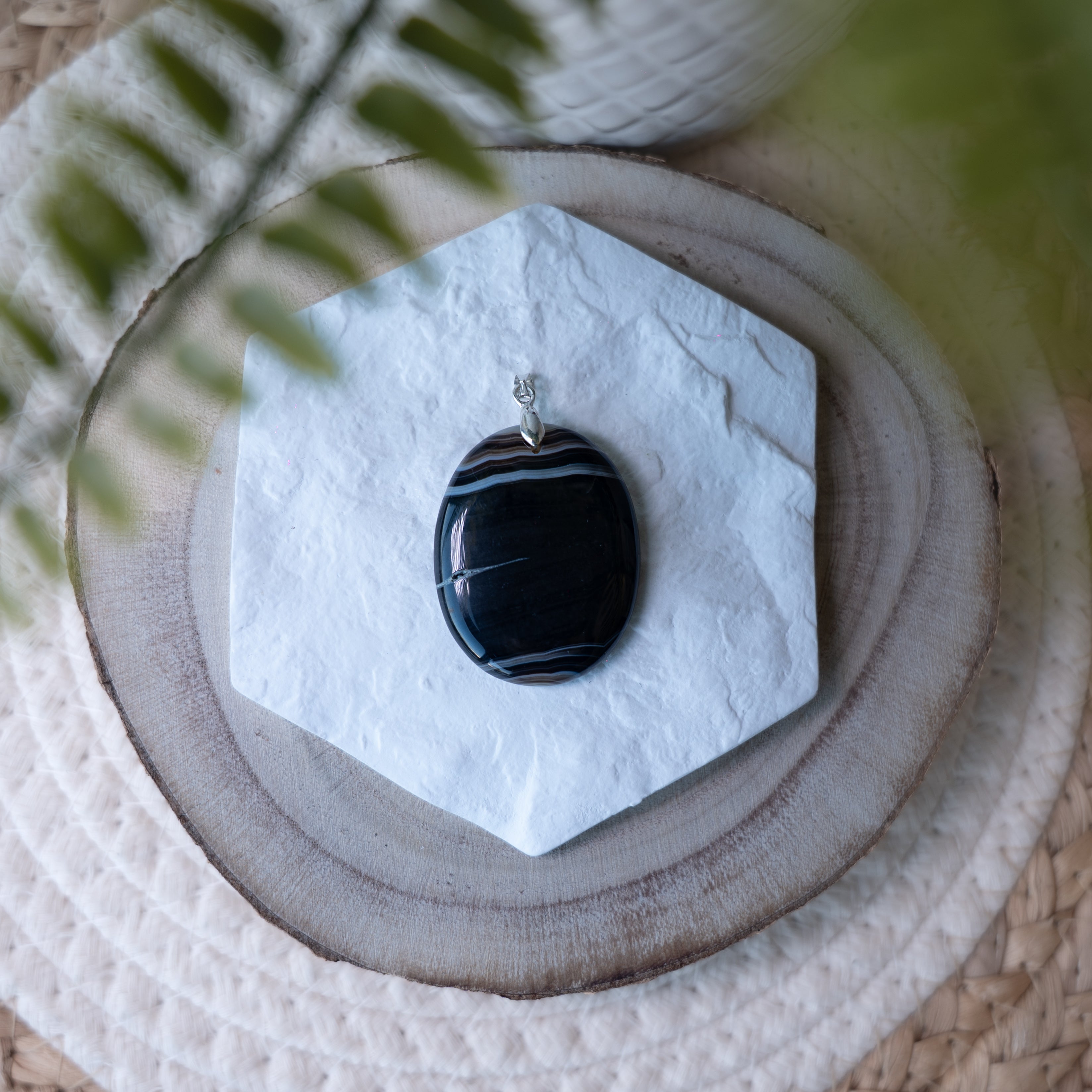 Pendentif Agate Noire – Pierre naturelle protection et ancrage