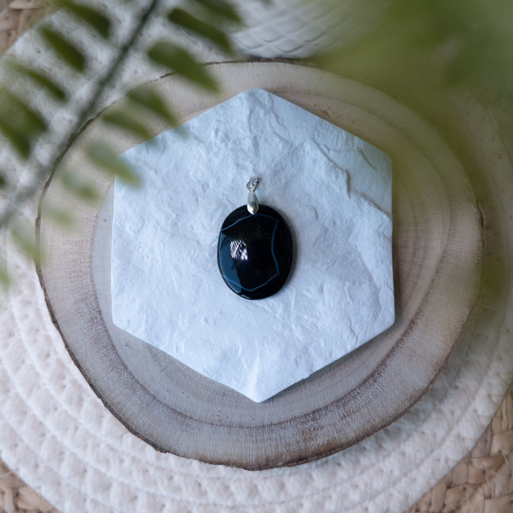 Pendentif Agate Noire – Pierre naturelle protection et ancrage