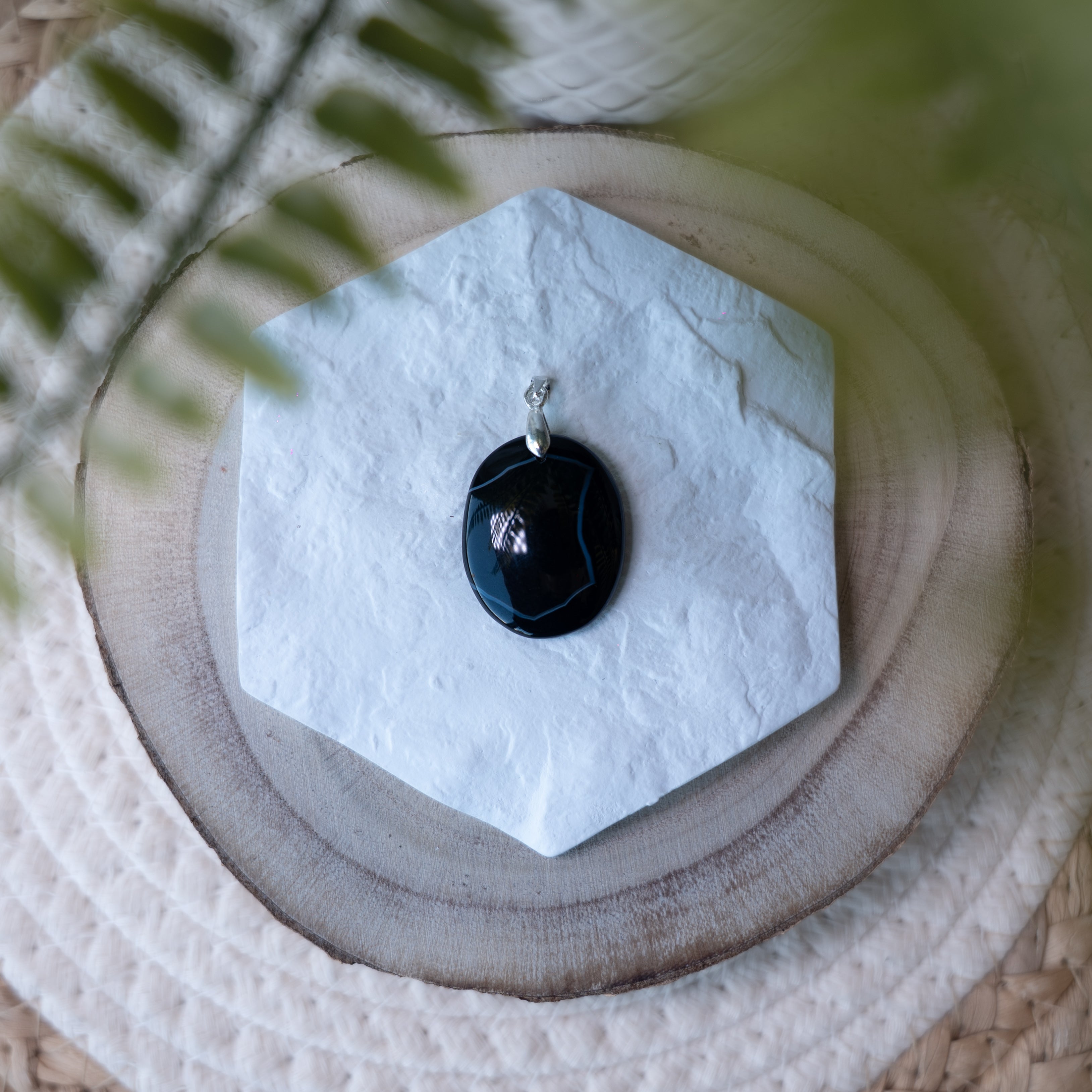 Pendentif Agate Noire – Pierre naturelle protection et ancrage