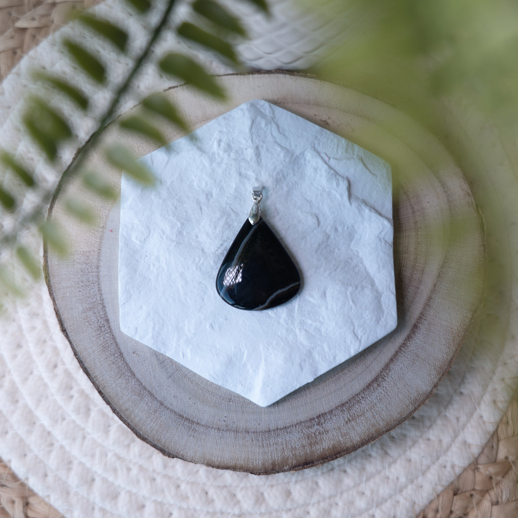 Pendentif Agate Noire – Pierre naturelle protection et ancrage