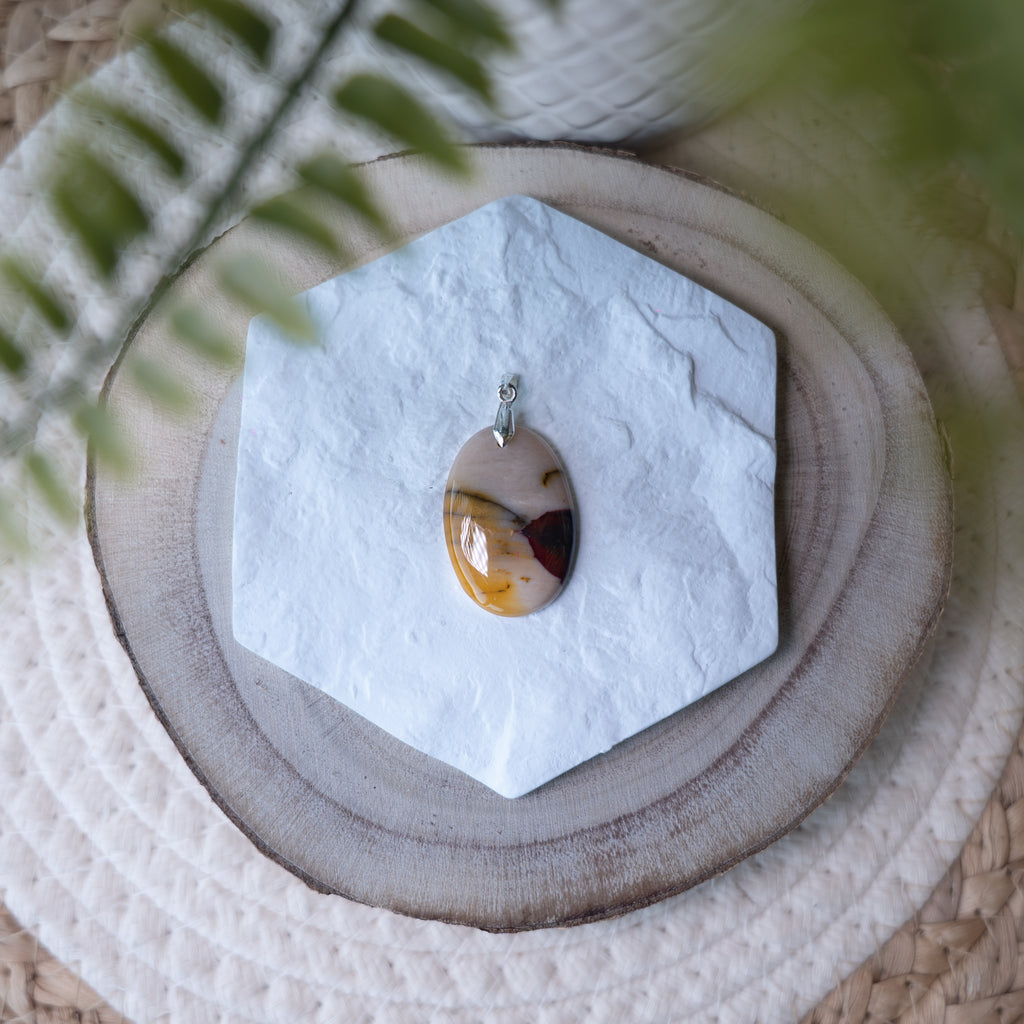 Pendentif Jaspe Mookaïte – Pierre naturelle ancrage et vitalité