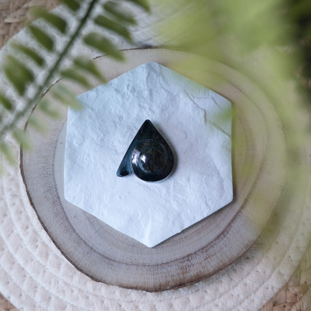 Pendentif Manta Huichol – Pierre naturelle énergie et expression