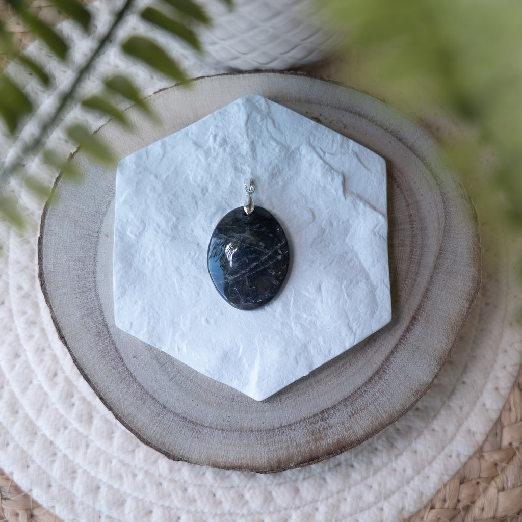 Pendentifs Pierre de Lune – Pierre naturelle intuition et féminité