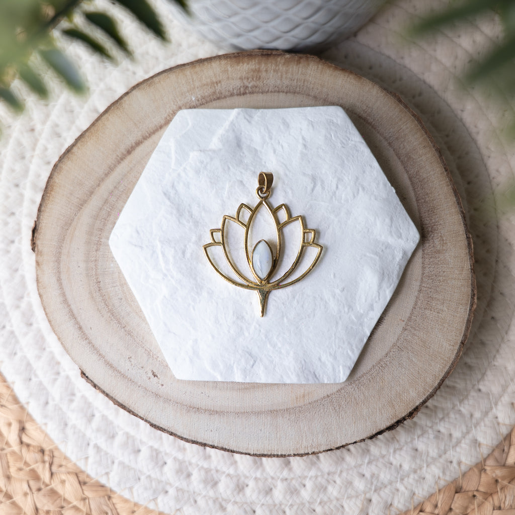 Bijoux Talisman en Géométrie Sacrée – Laiton, Bronze & Acier Inoxydable | Symboles Spirituels