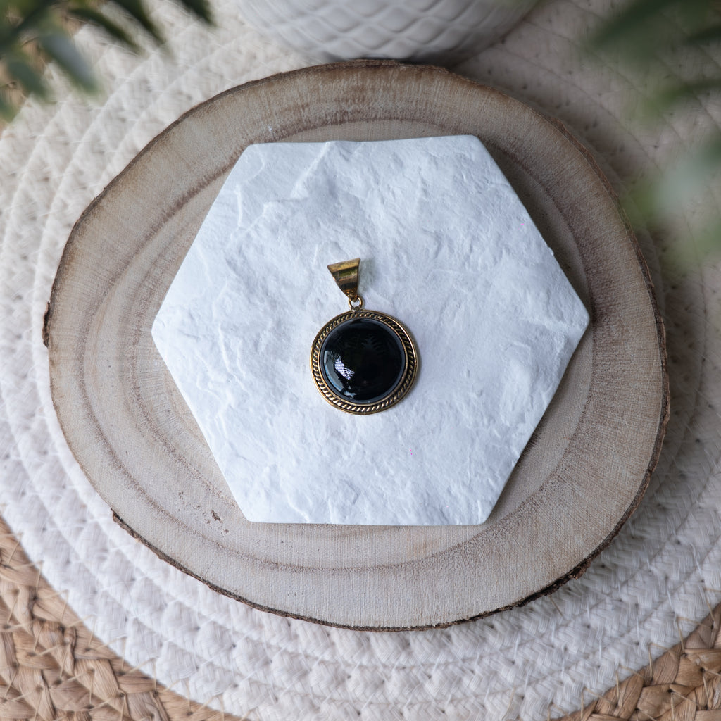 Bijoux Talisman en Géométrie Sacrée – Laiton, Bronze & Acier Inoxydable | Symboles Spirituels