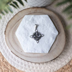 Bijoux Talisman en Géométrie Sacrée – Laiton, Bronze & Acier Inoxydable | Symboles Spirituels