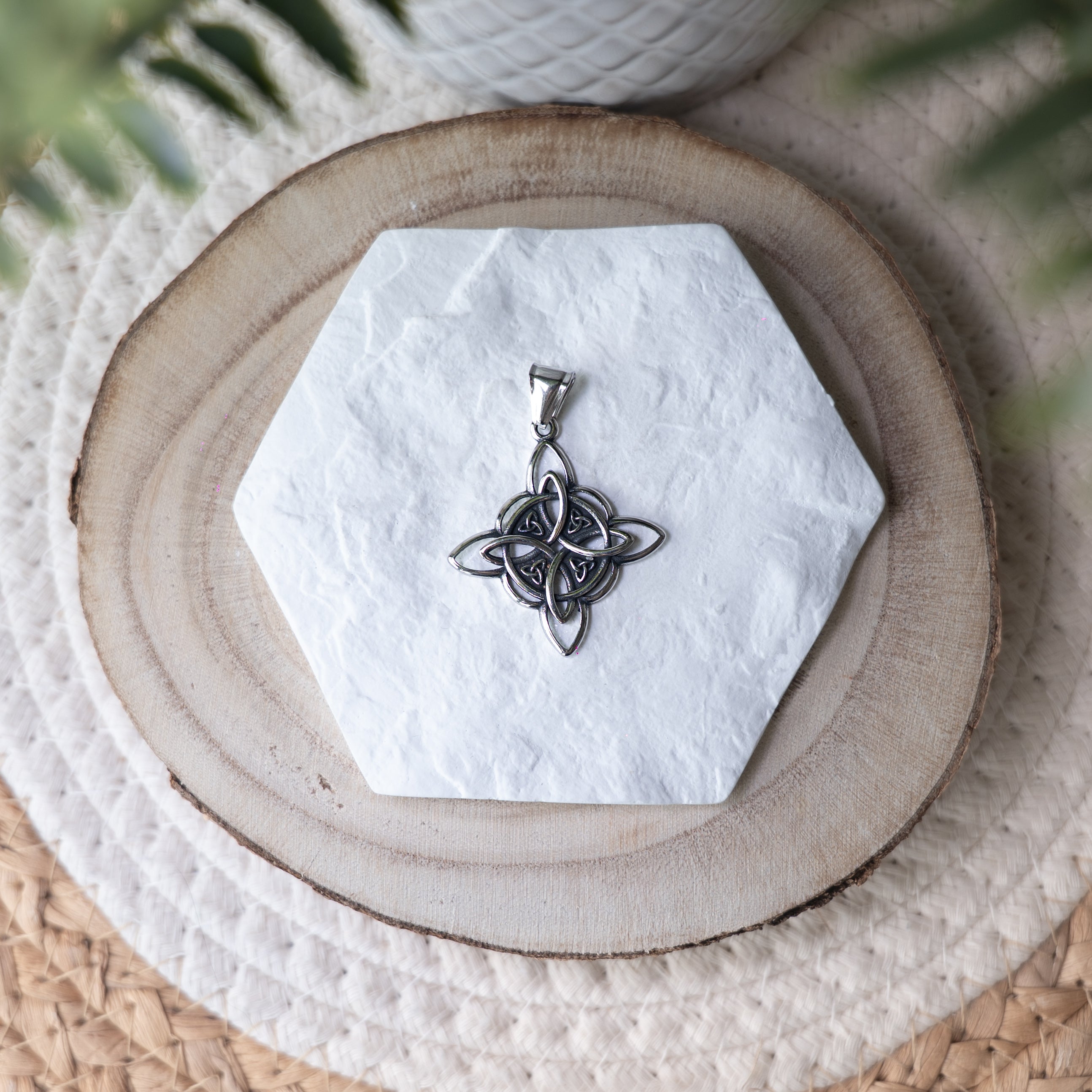 Bijoux Talisman en Géométrie Sacrée – Laiton, Bronze & Acier Inoxydable | Symboles Spirituels