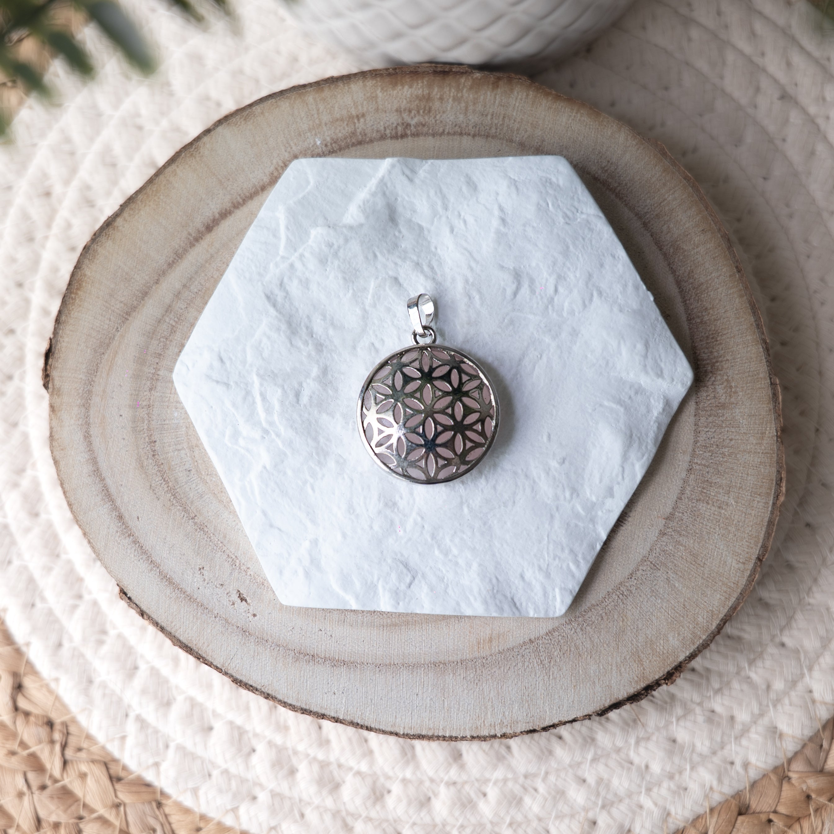 Bijoux Talisman en Géométrie Sacrée – Laiton, Bronze & Acier Inoxydable | Symboles Spirituels