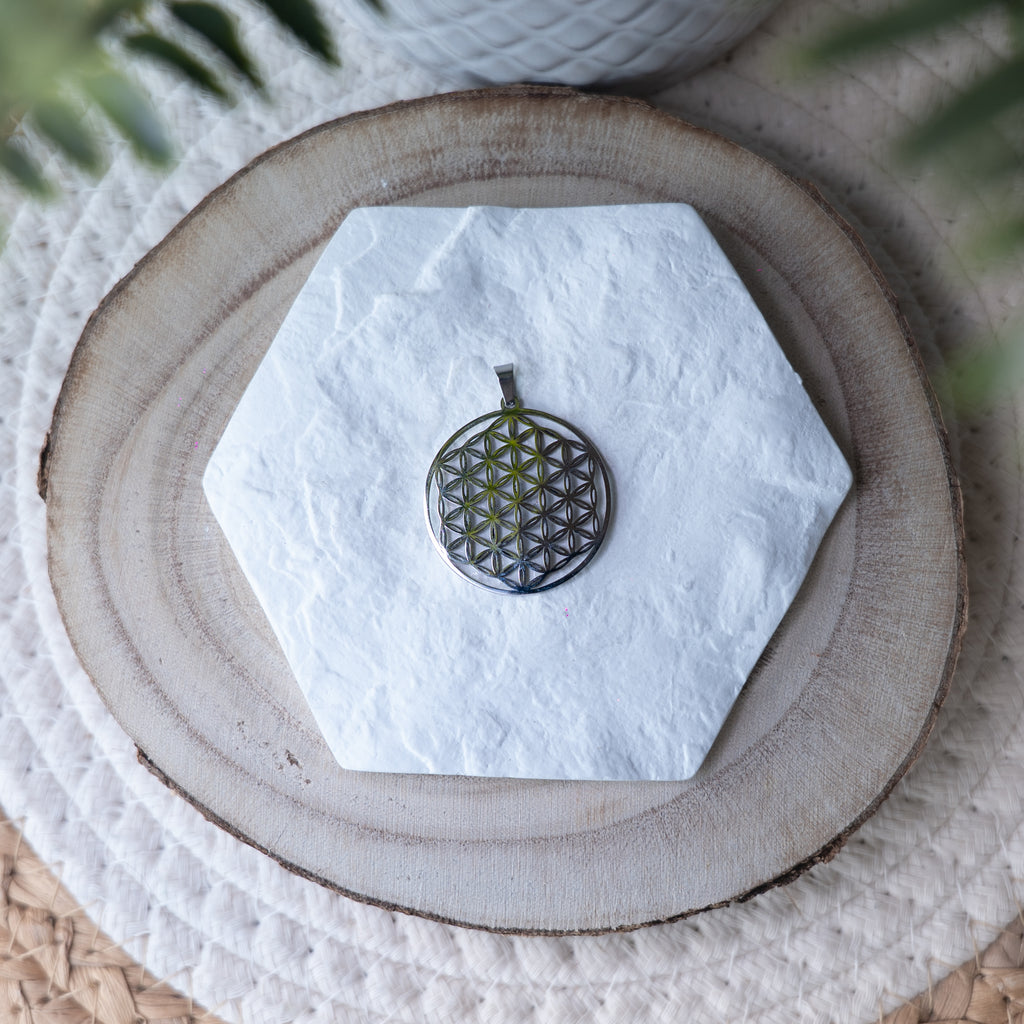 Bijoux Talisman en Géométrie Sacrée – Laiton, Bronze & Acier Inoxydable | Symboles Spirituels