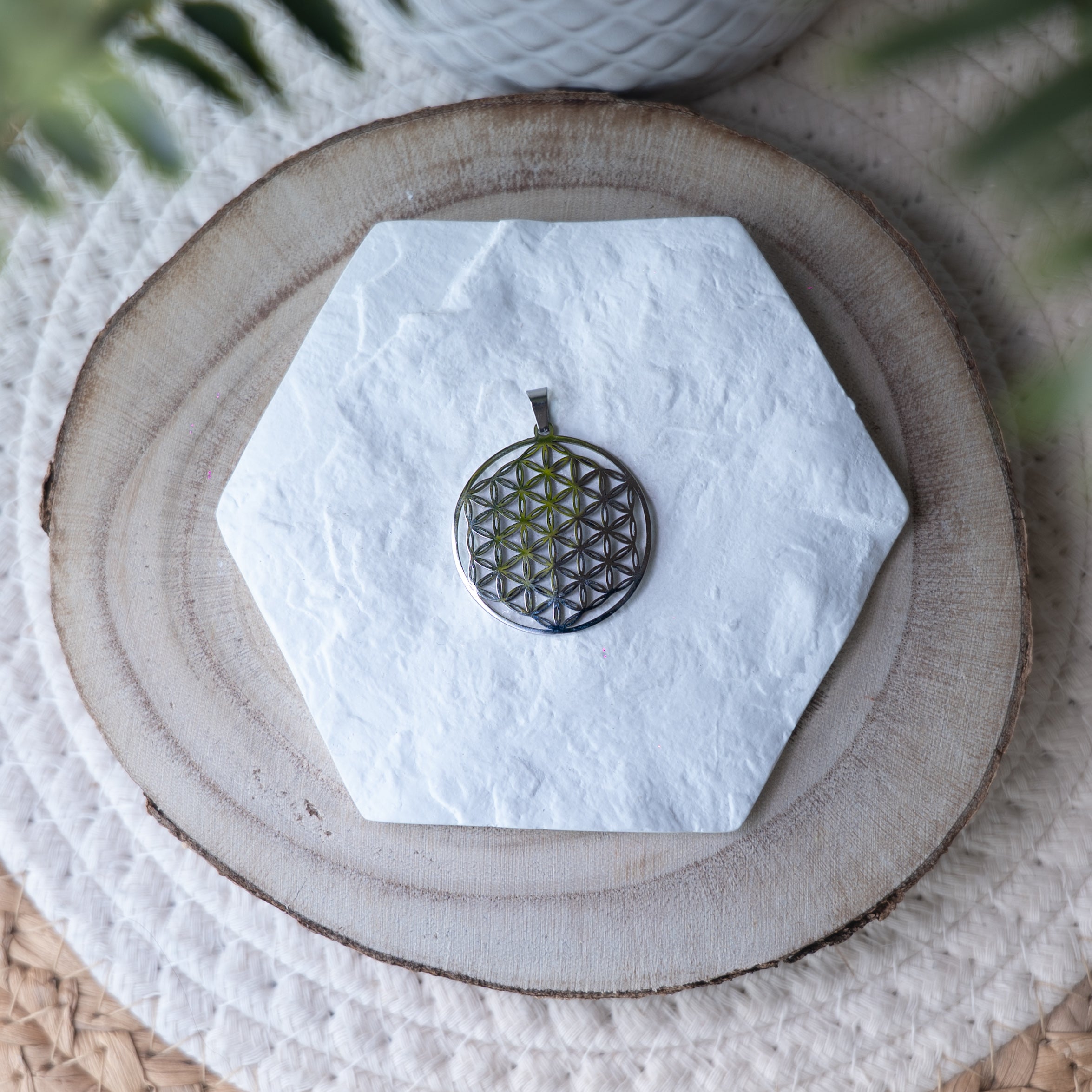 Bijoux Talisman en Géométrie Sacrée – Laiton, Bronze & Acier Inoxydable | Symboles Spirituels