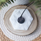 Bijoux Talisman en Géométrie Sacrée – Laiton, Bronze & Acier Inoxydable | Symboles Spirituels