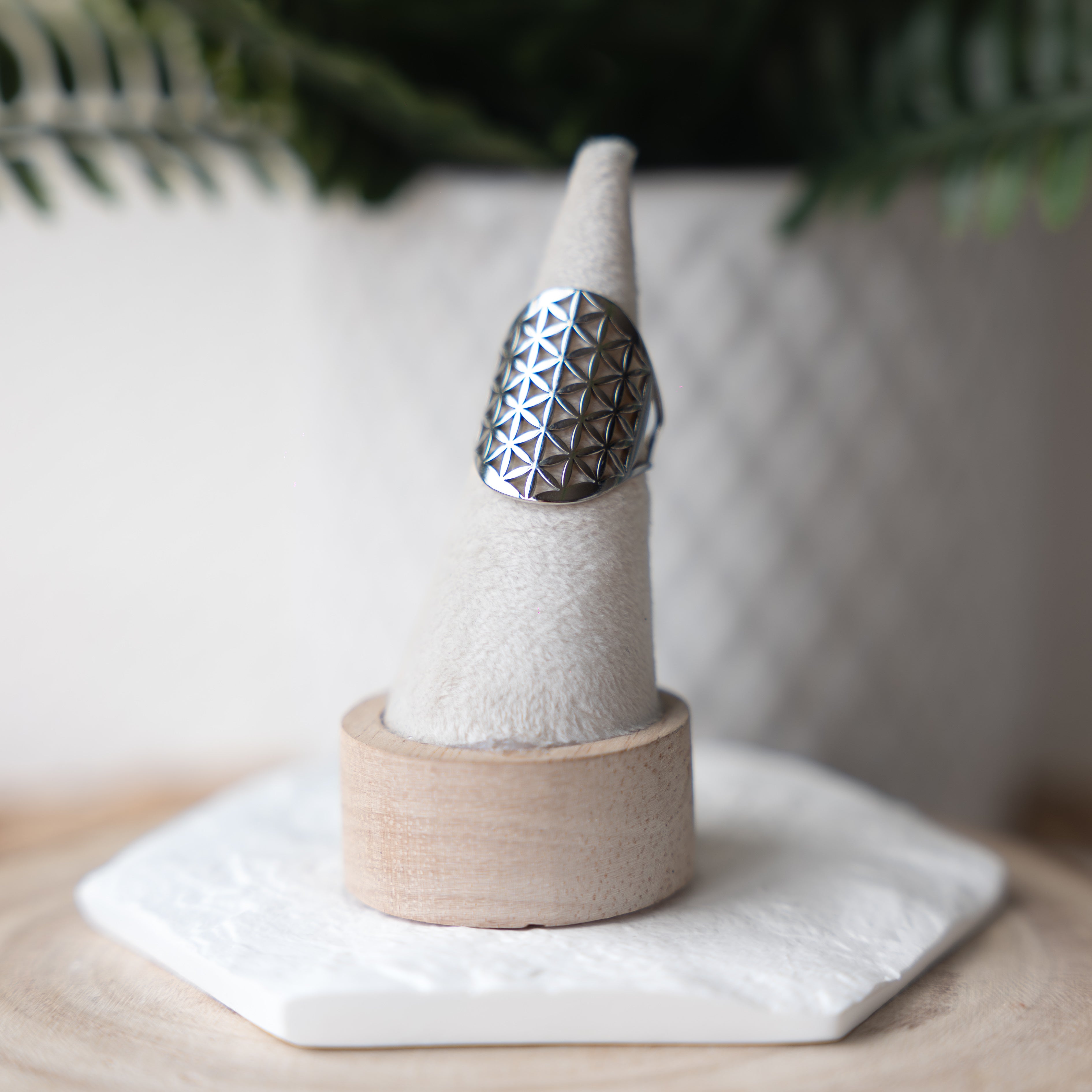 Bijoux Talisman en Géométrie Sacrée – Laiton, Bronze & Acier Inoxydable | Symboles Spirituels