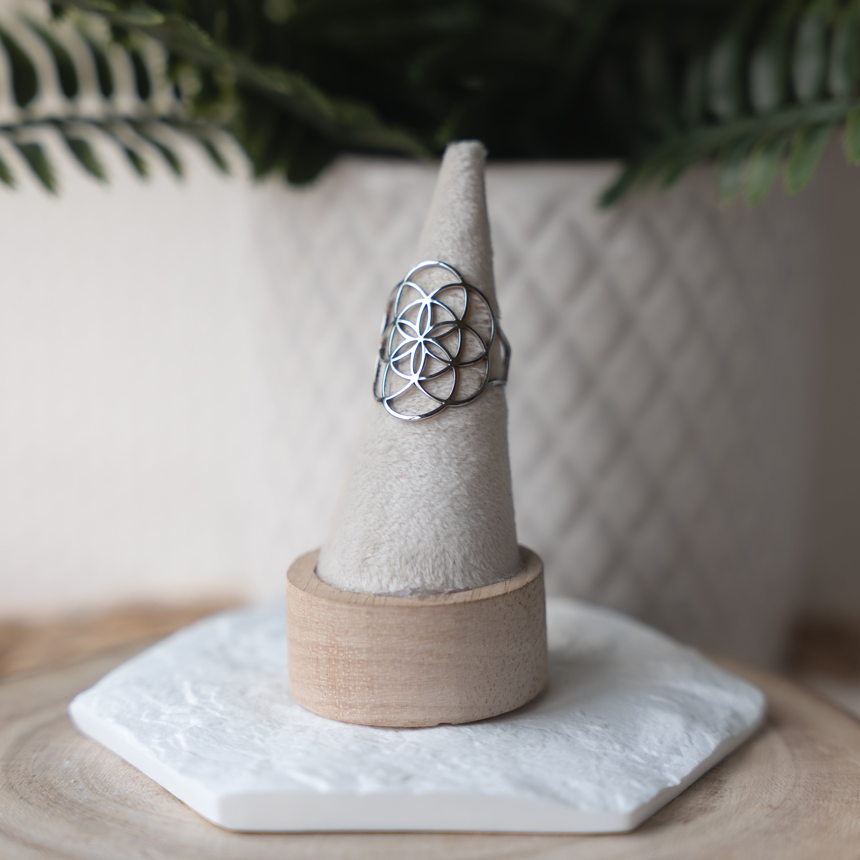 Bijoux Talisman en Géométrie Sacrée – Laiton, Bronze & Acier Inoxydable | Symboles Spirituels