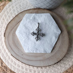 Bijoux Talisman en Géométrie Sacrée – Laiton, Bronze & Acier Inoxydable | Symboles Spirituels