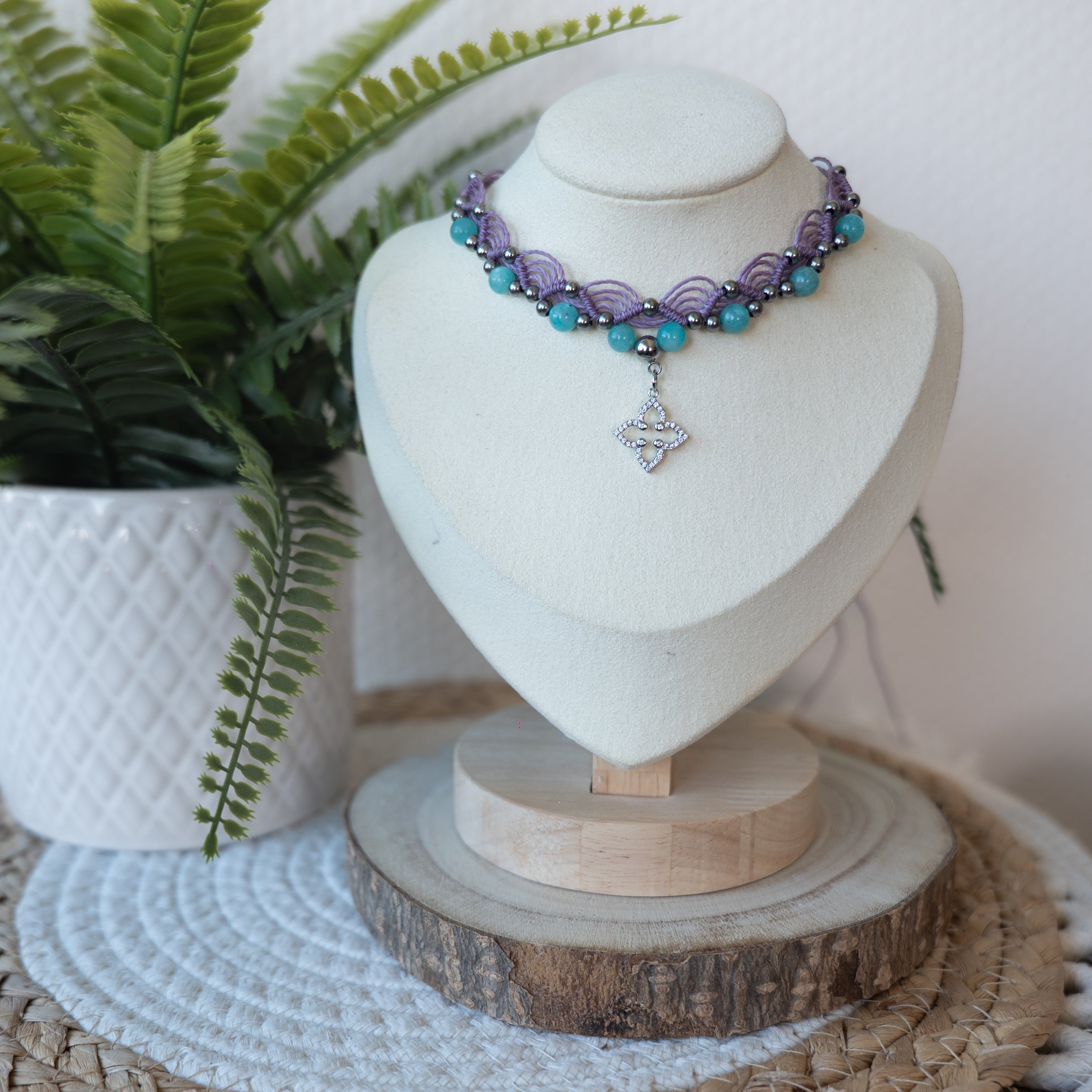 Collier en micro macramé fait main – Bijou artisanal bohème ajustable | Les Créas d’Andy