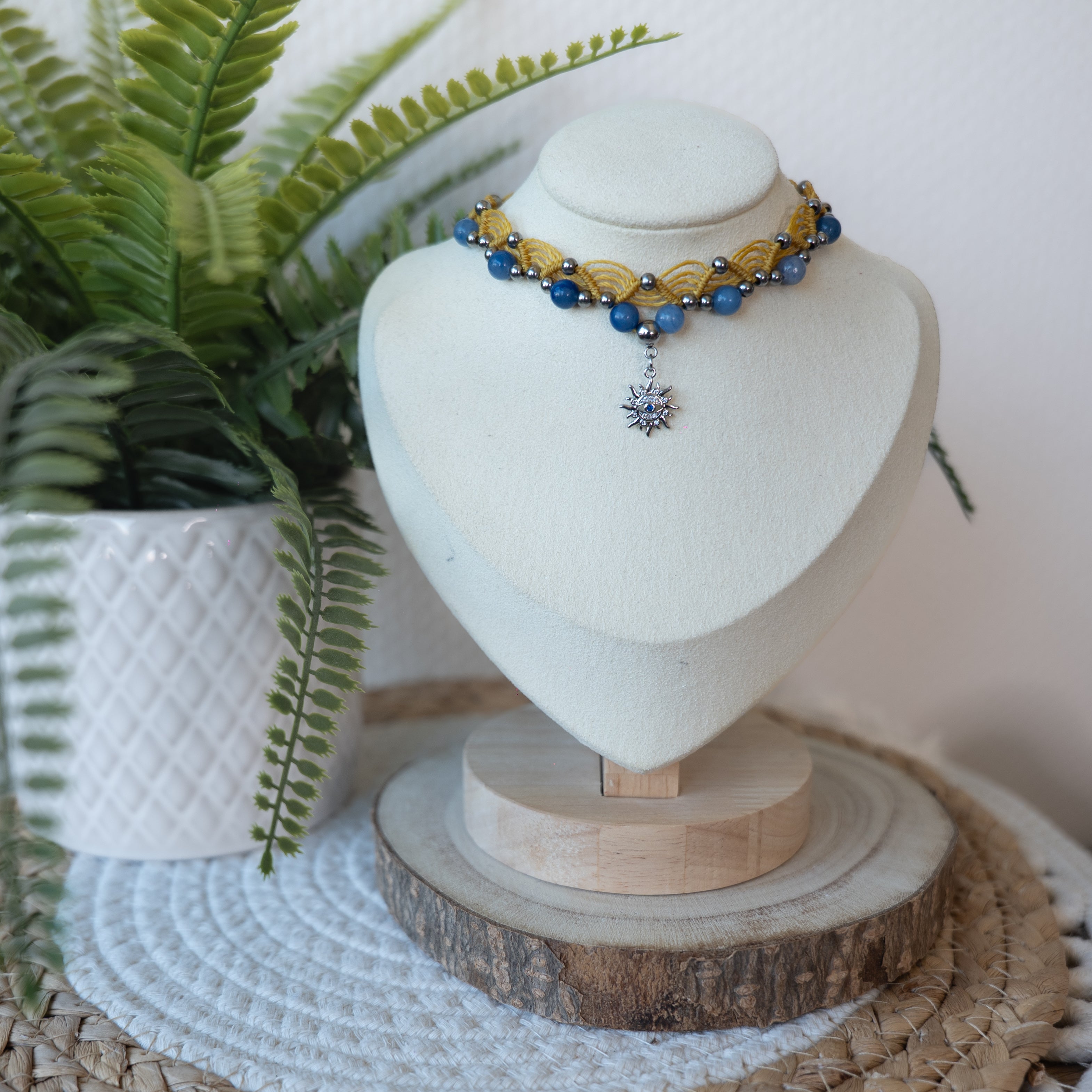 Collier en micro macramé fait main – Bijou artisanal bohème ajustable | Les Créas d’Andy
