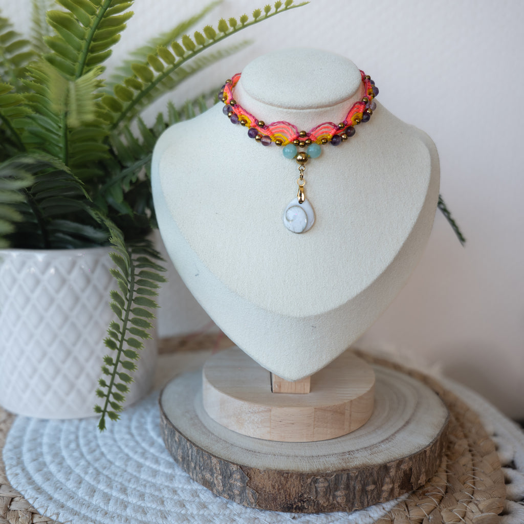 Collier en micro macramé fait main – Bijou artisanal bohème ajustable | Les Créas d’Andy