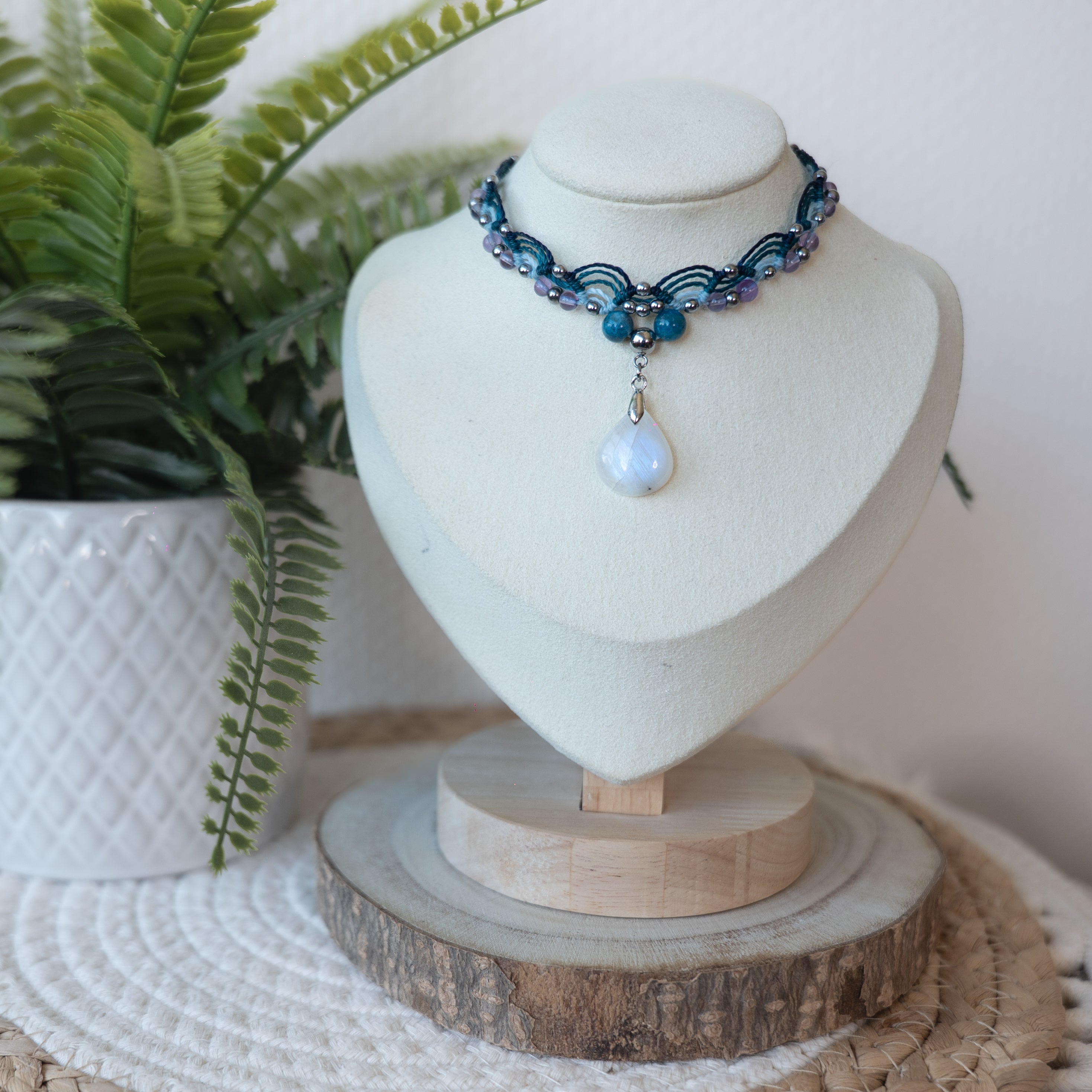 Collier en micro macramé fait main – Bijou artisanal bohème ajustable | Les Créas d’Andy