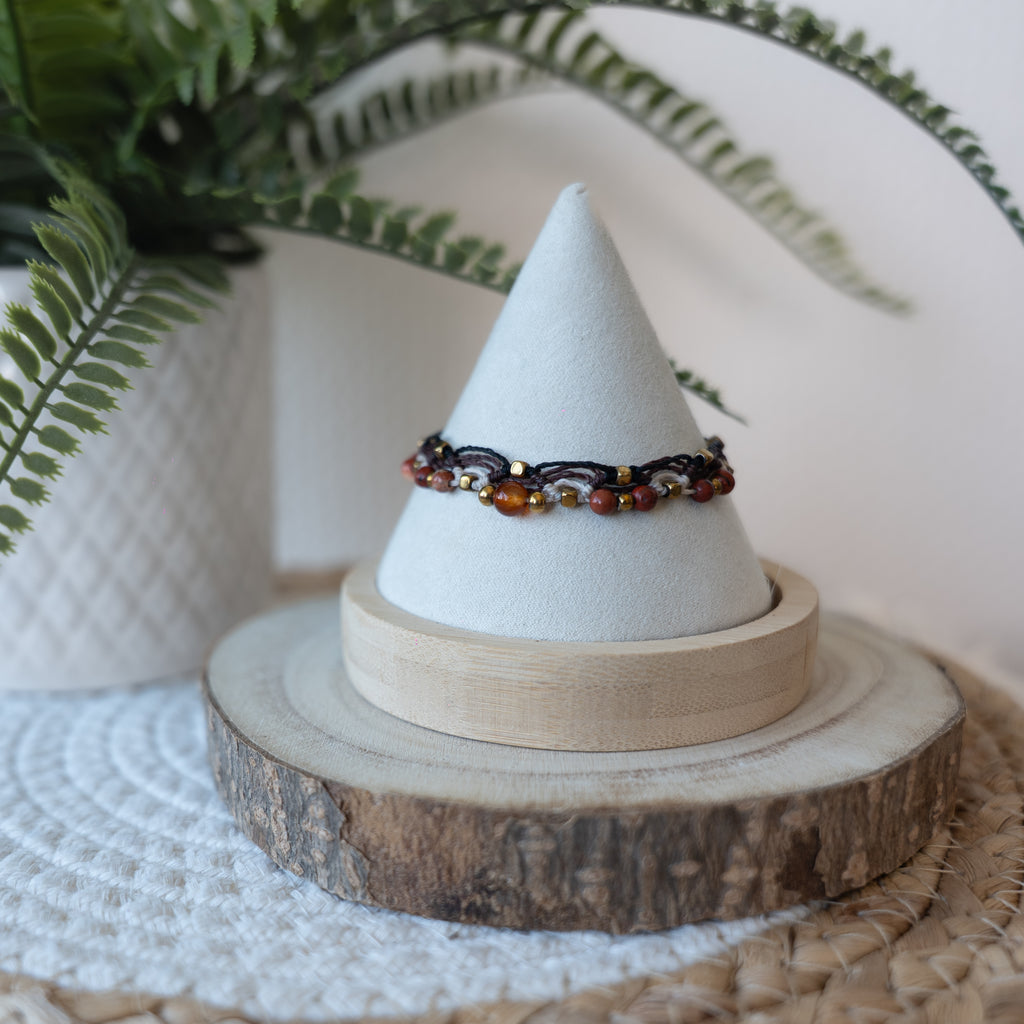 Bracelet en micro macramé fait main – Bijou artisanal bohème ajustable | Les Créas d’Andy