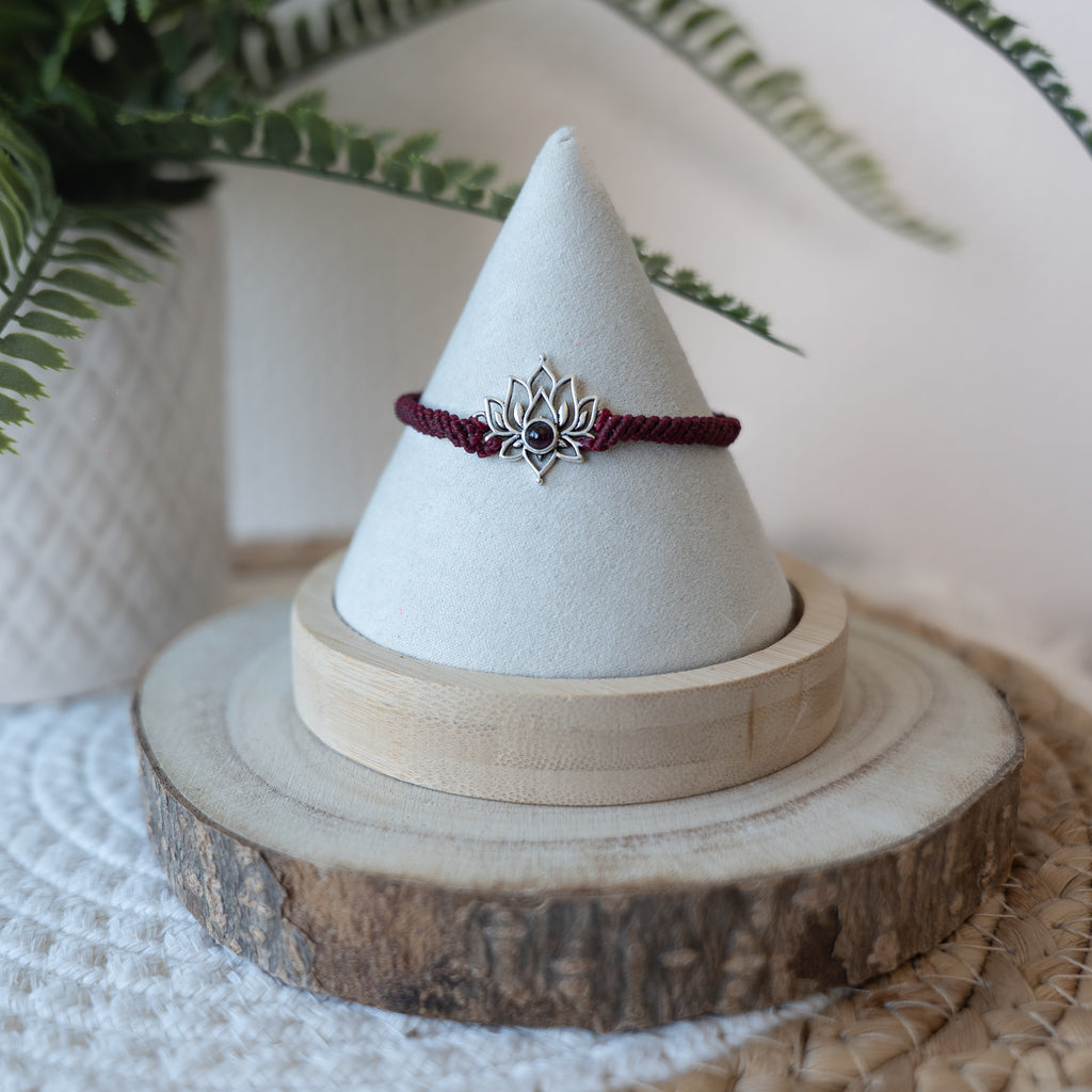 Bracelet en micro macramé fait main – Bijou artisanal bohème ajustable | Les Créas d’Andy